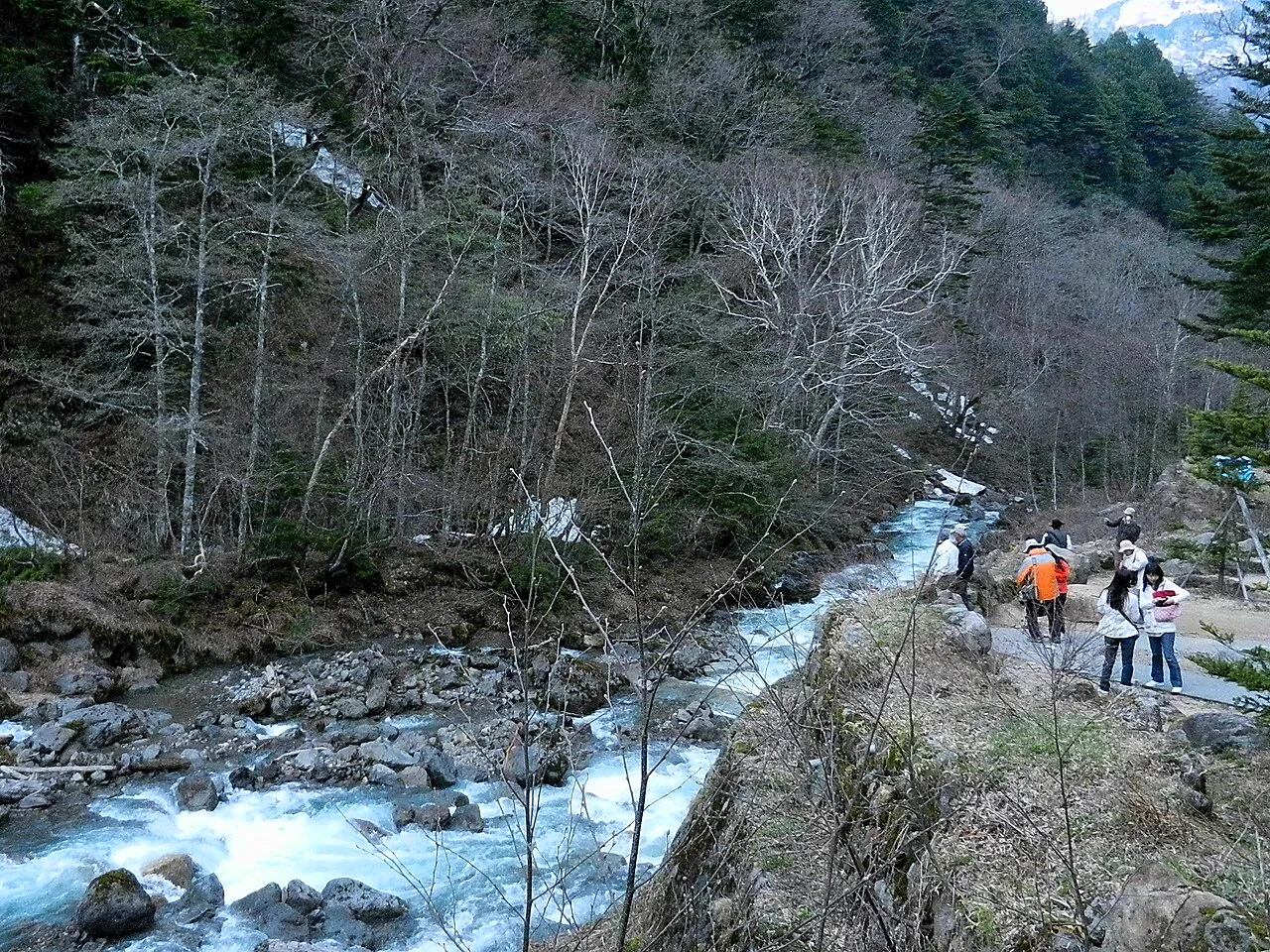奧飛驒溫泉鄉住哪一區?平湯、福地、新平湯、栃尾、新穗高先按交通與第二天目的選
