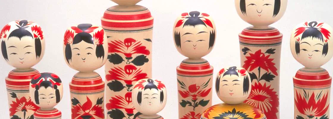 鳴子溫泉滝之湯木造共同浴場外觀;小型傳統浴場很有代表性,但繁忙時可能需要館外等候