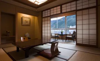 私人天然溫泉旅館怎麼選?房內天然泉、私人包場浴池(貸切浴池,按時段供同一組客人獨立使用)與「有浴缸」的差別一次分清