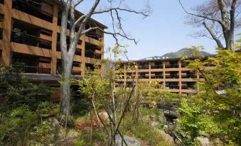 箱根客房露天浴池（露天浴池，設於戶外或半戶外的浴池）一定是天然溫泉嗎？天悠、雪月花、花織與湯之棲怎麼看