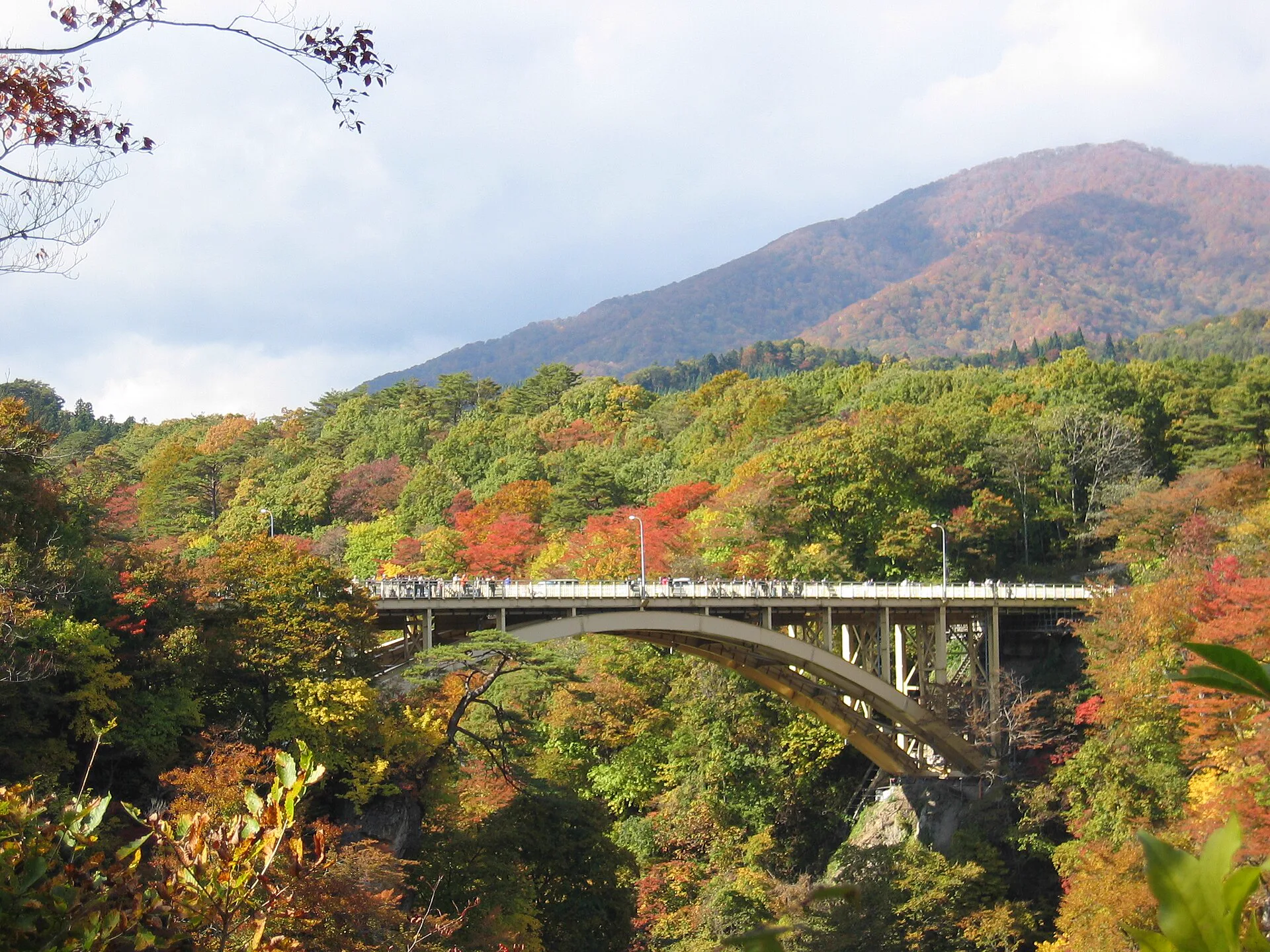 鳴子峽秋季紅葉與大深澤橋景觀,紅葉旺季道路與步道都需要預留時間