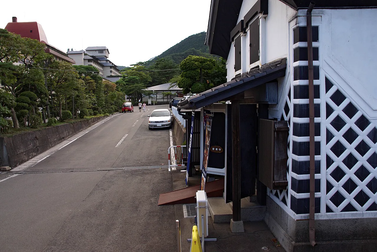 花卷溫泉鄉交通與住宿怎麼配?花卷站、湯口線與台溫泉動線