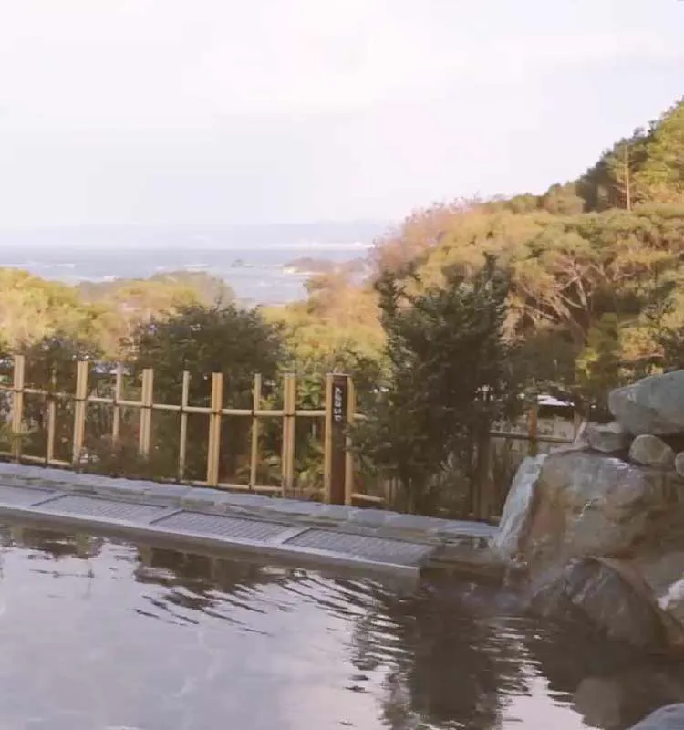 (とれとれの)湯 | 白濱溫泉之泉源(と)多彩(な)岩盤浴